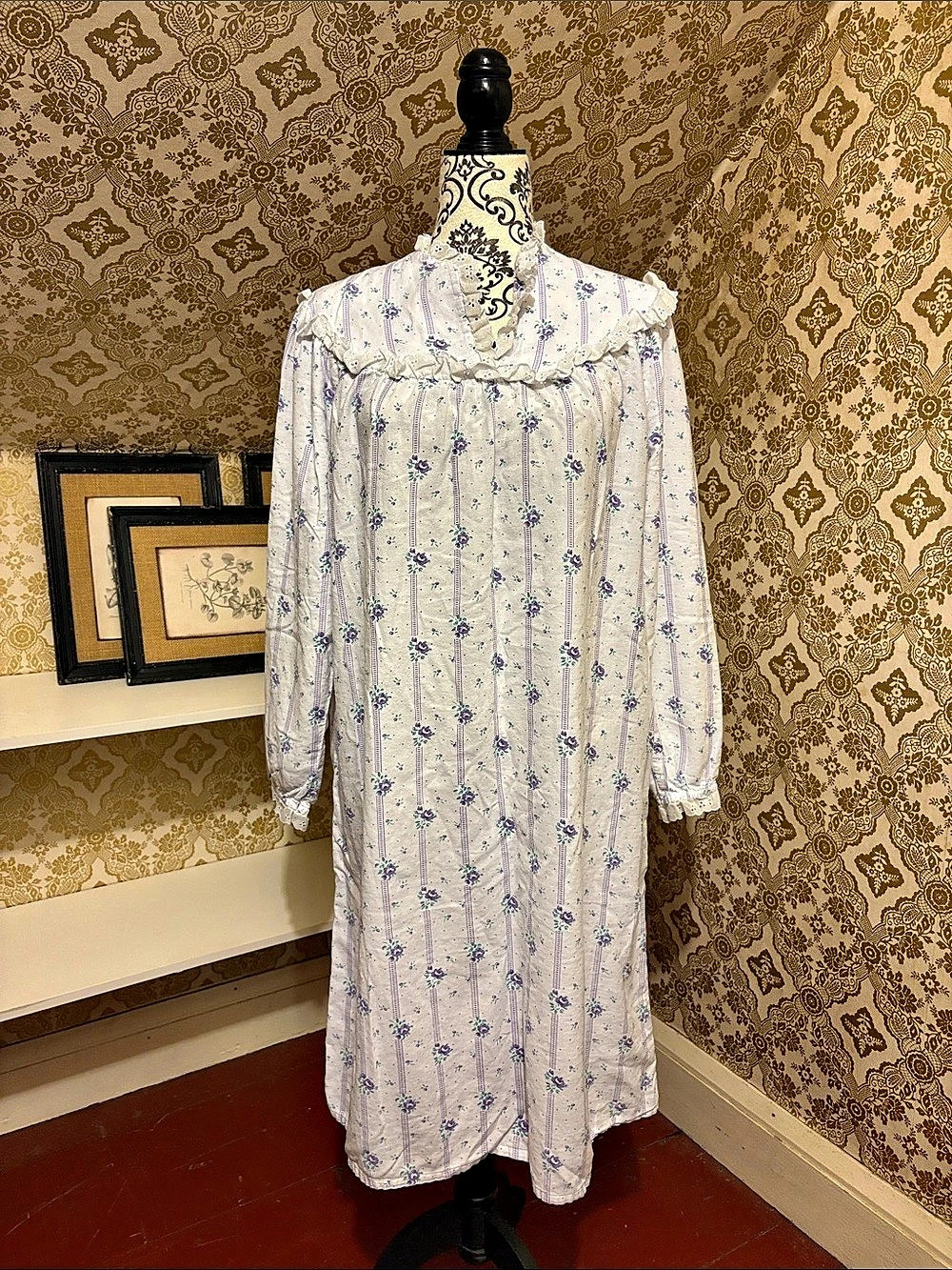 Vintage Accentuette Floral Ruffle Prairie Nightgown Small